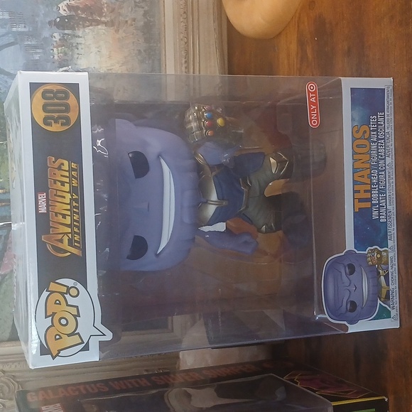 HUGE BOX X LARGE SIZE Funko Pop Thanos with Infinity Gauntle - Picture 1 of 8